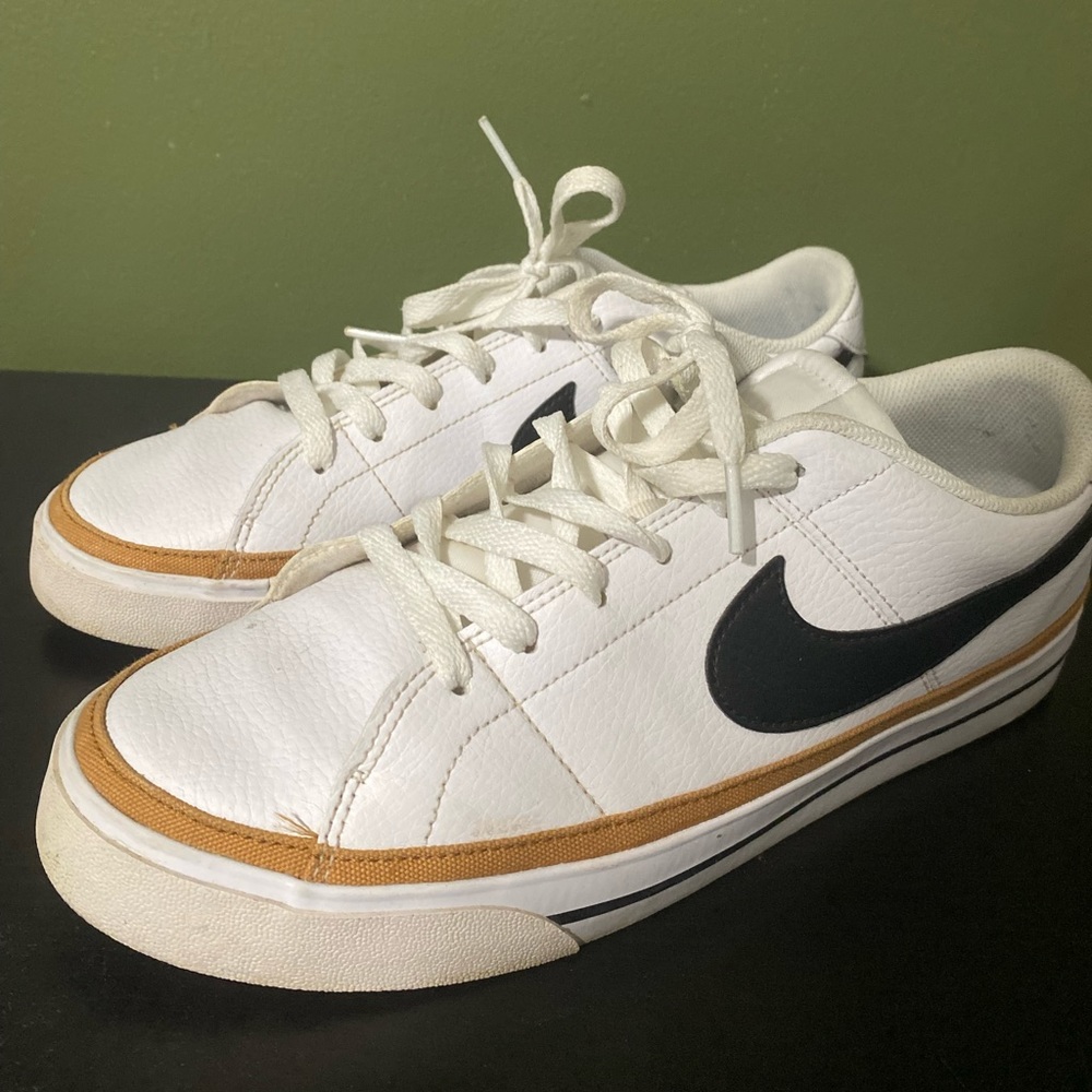 Nike court legacy